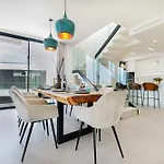 Casa Sol Luxury Rooftop Penthouse Gym Pools Apartment *