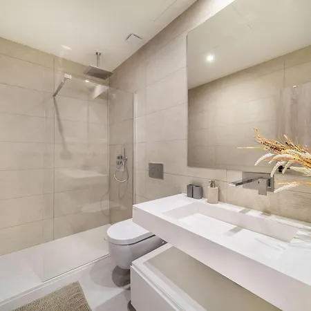 Casa Sol Luxury Rooftop Penthouse Gym Pools Appartement