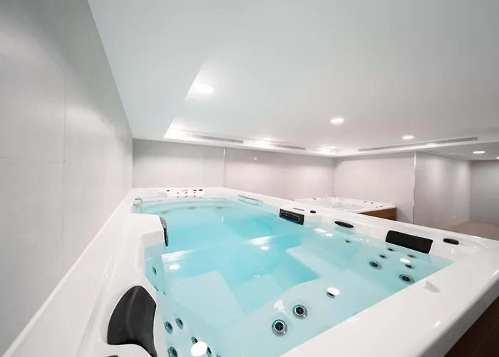 Casa Sol Luxury Rooftop Penthouse Gym Pools شقة